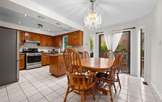 Additional image 37 of 1252 Greenwood Cres