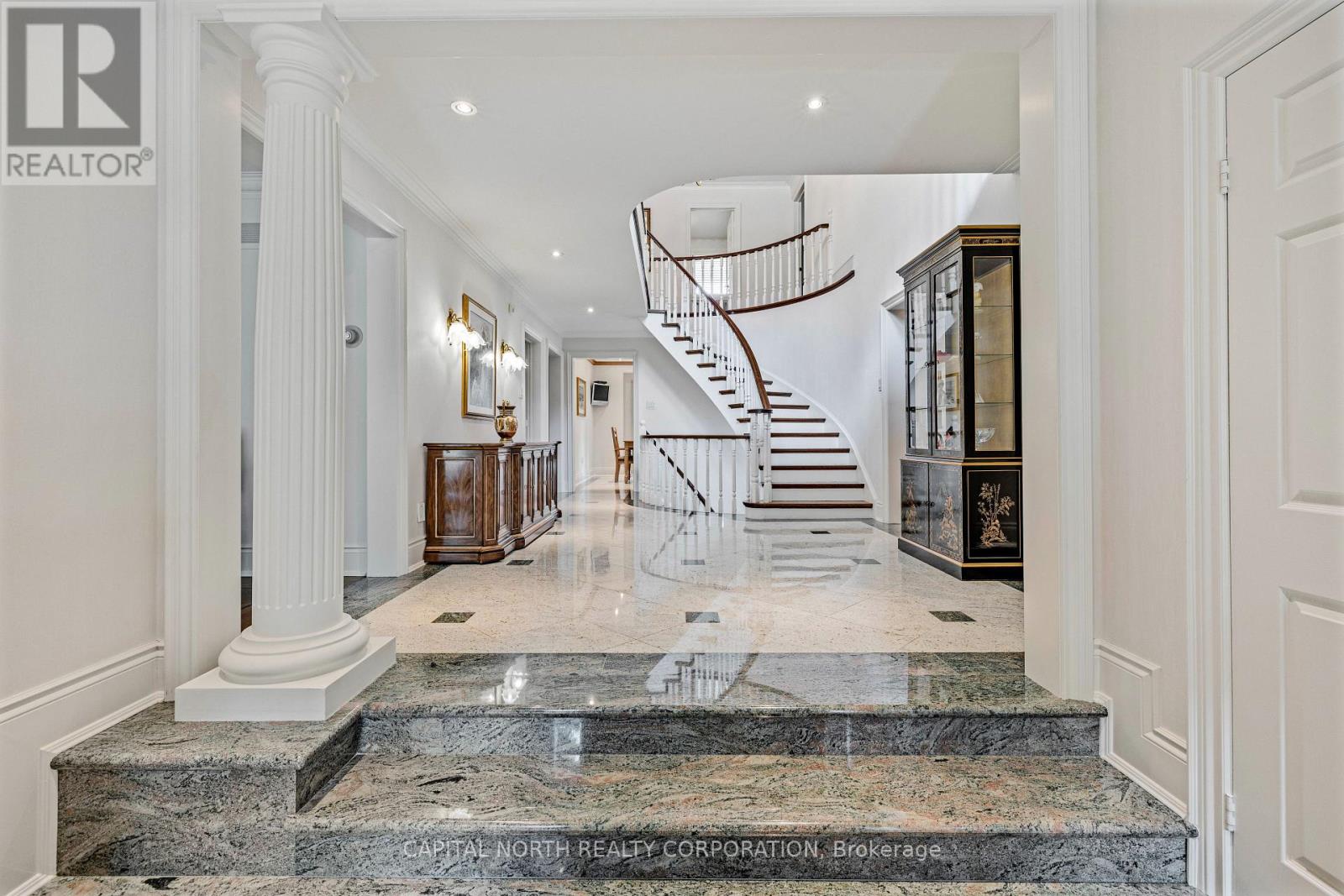 38 QUEEN POST DRIVE|Vaughan (East Woodbridge), Ontario L4L3G4