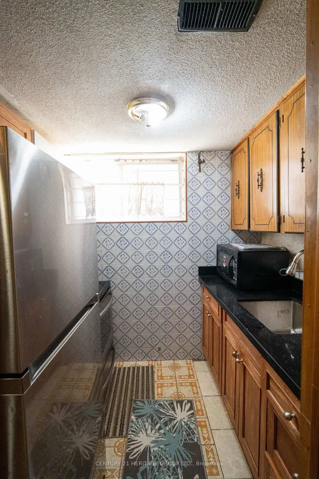 Additional image 15 of 59 NORTH BONNINGTON Ave