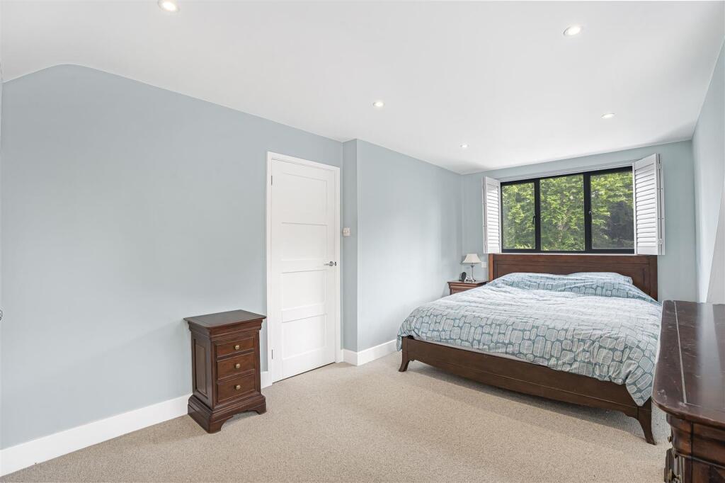 Additional image 17 of Hillside Way, Welwyn