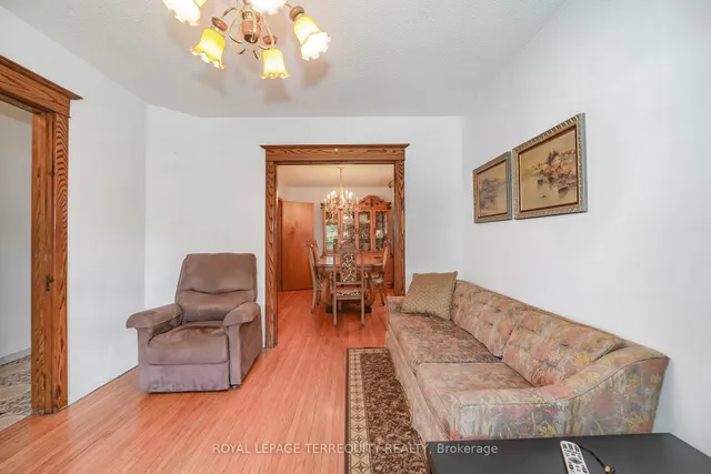 Additional image 11 of 12 Earlscourt Ave
