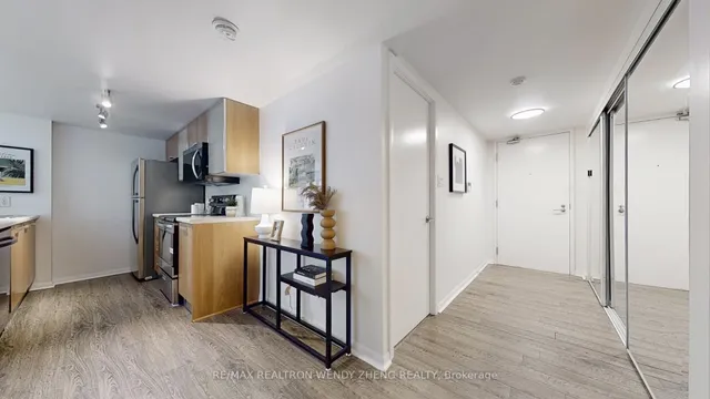 Additional image 15 of 38 Grenville St Unit 407