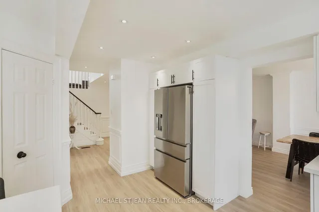 Additional image 21 of 14 Pompano Crt