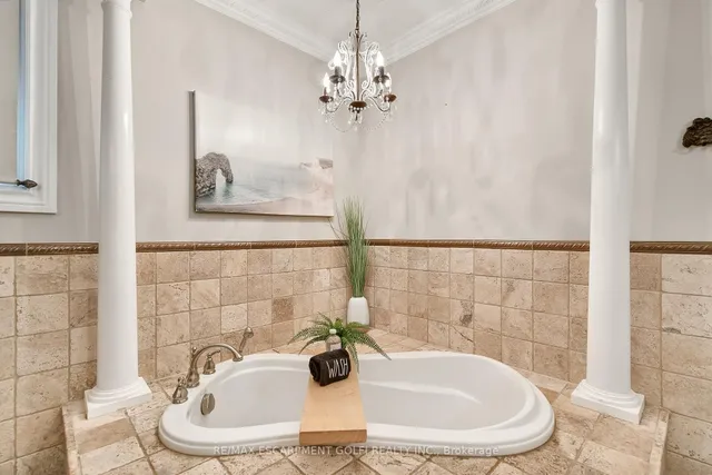 Additional image 16 of 31 Valecrest Ave