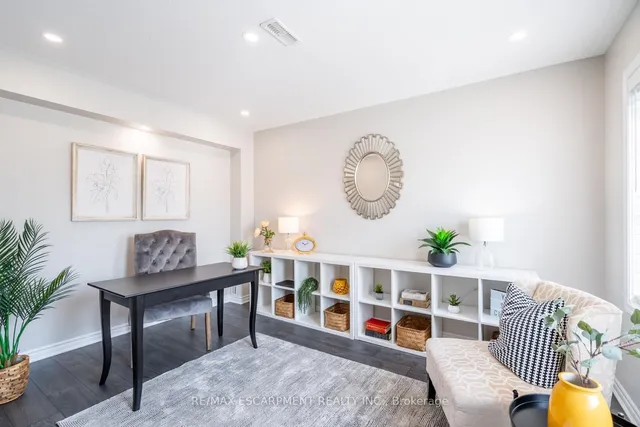 Additional image 9 of 230 Avonsyde Blvd Unit 15