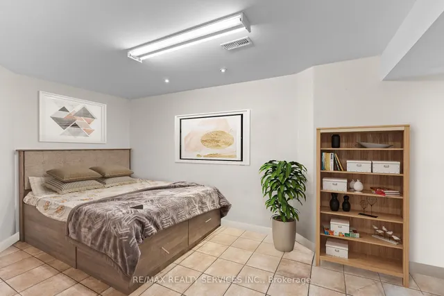 Additional image 41 of 8 Capistro St