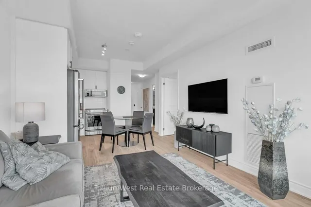 Additional image 18 of 1050 Main St Unit 1004