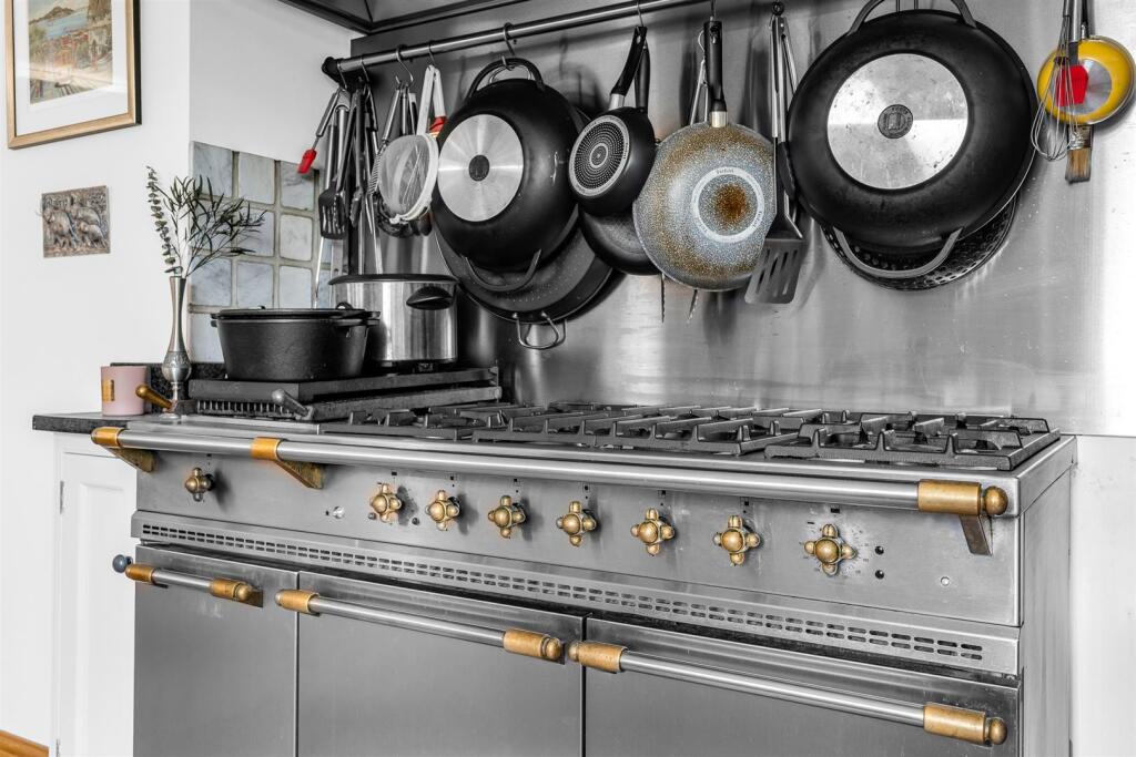 Additional image 10 of Warren Way, Welwyn