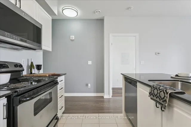 房产图片 11 - 1370 Costigan Rd 单元 301