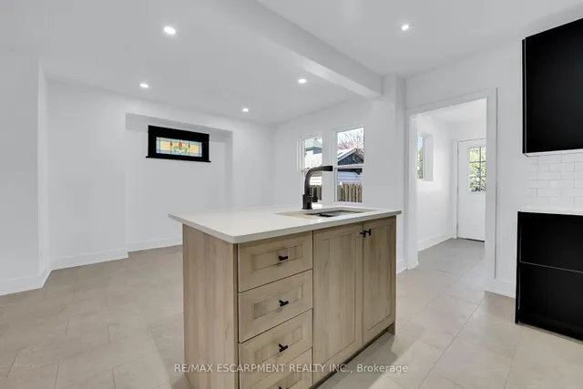 Additional image 15 of 145 Prospect St