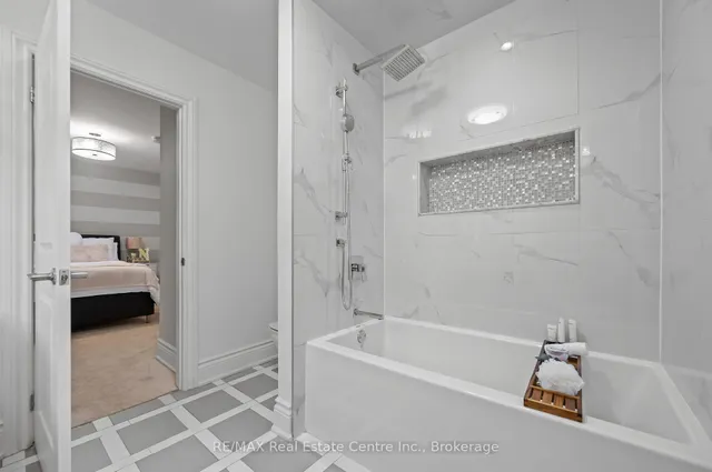 Additional image 31 of 47 Valentine Dr