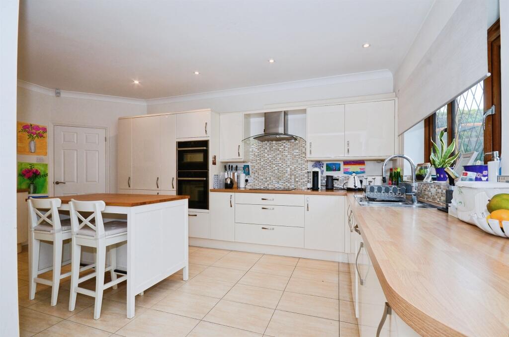 Additional image 5 of Enid Close, Bricket Wood, St. Albans