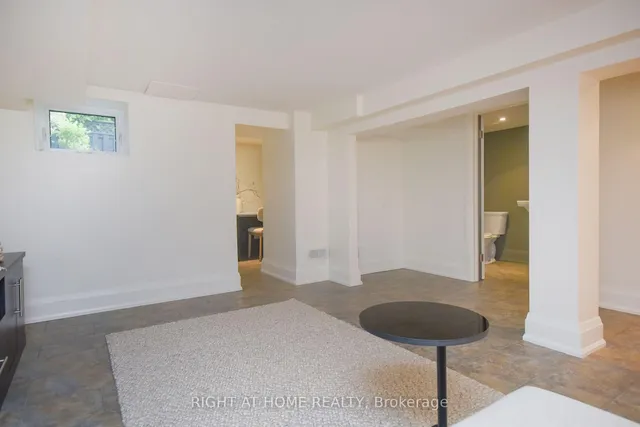 Additional image 36 of 104 Summerhill Ave