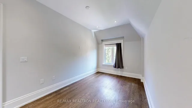 Additional image 31 of 71 Deloraine Ave