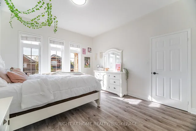 Additional image 33 of 2226 Viking Cres