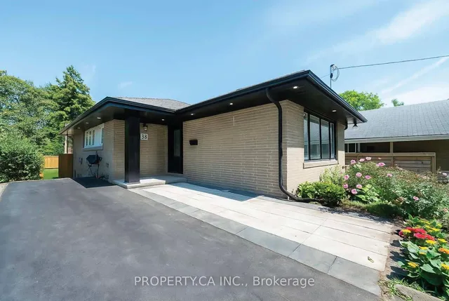 Additional image 45 of 33 Moorecroft Cres