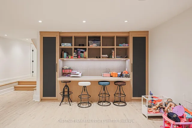 Additional image 48 of 142 Buckingham Ave