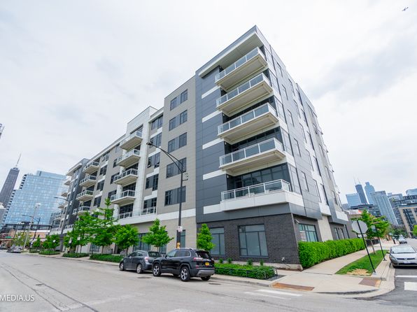 367 W Locust St UNIT 202, Chicago, IL 60610