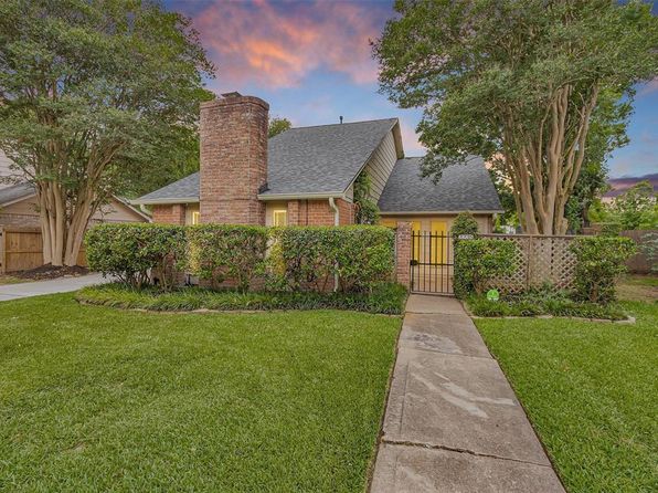 2238 Hickory Lawn Dr, Houston, TX 77077