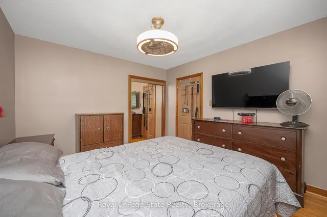 Additional image 24 of 327 East 42nd St