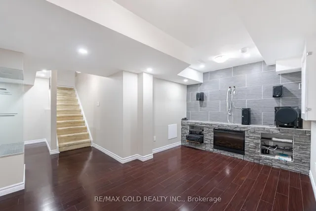 Additional image 38 of 26 Bushmill Circ