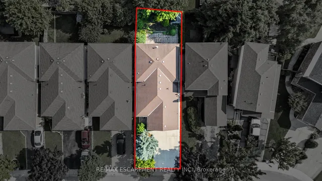 Additional image 32 of 27 Cartier Cres