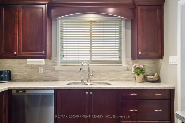 房产图片 8 - 711 MULLIN 路