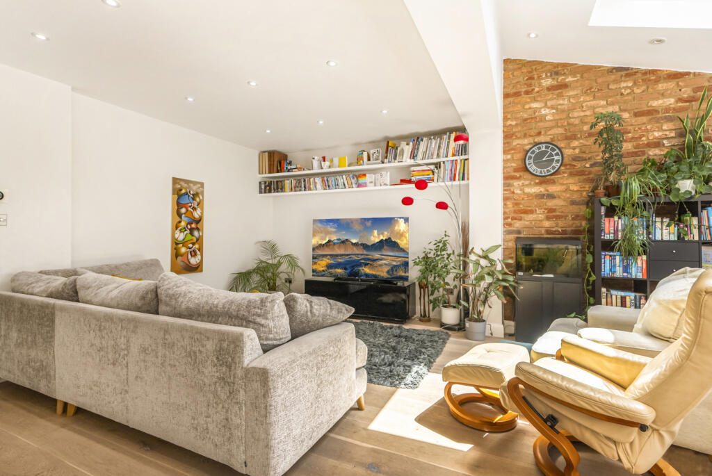 Additional image 24 of Kingshill Avenue, St. Albans, Hertfordshire, AL4