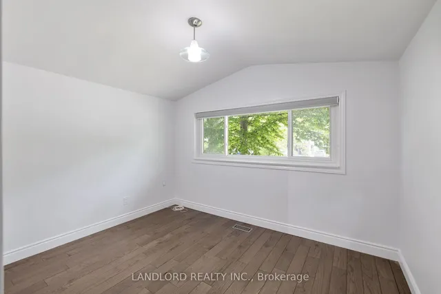 Additional image 40 of 34 Lyncroft Dr