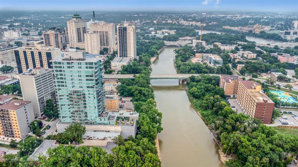 Property image for 703 390 Assiniboine Avenue|Winnipeg, Manitoba R3C0V2