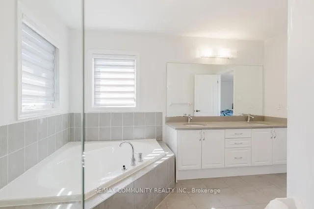 Additional image 27 of 100 Folgate Cres