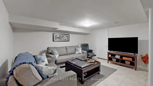 Additional image 28 of 12 Franson Cres
