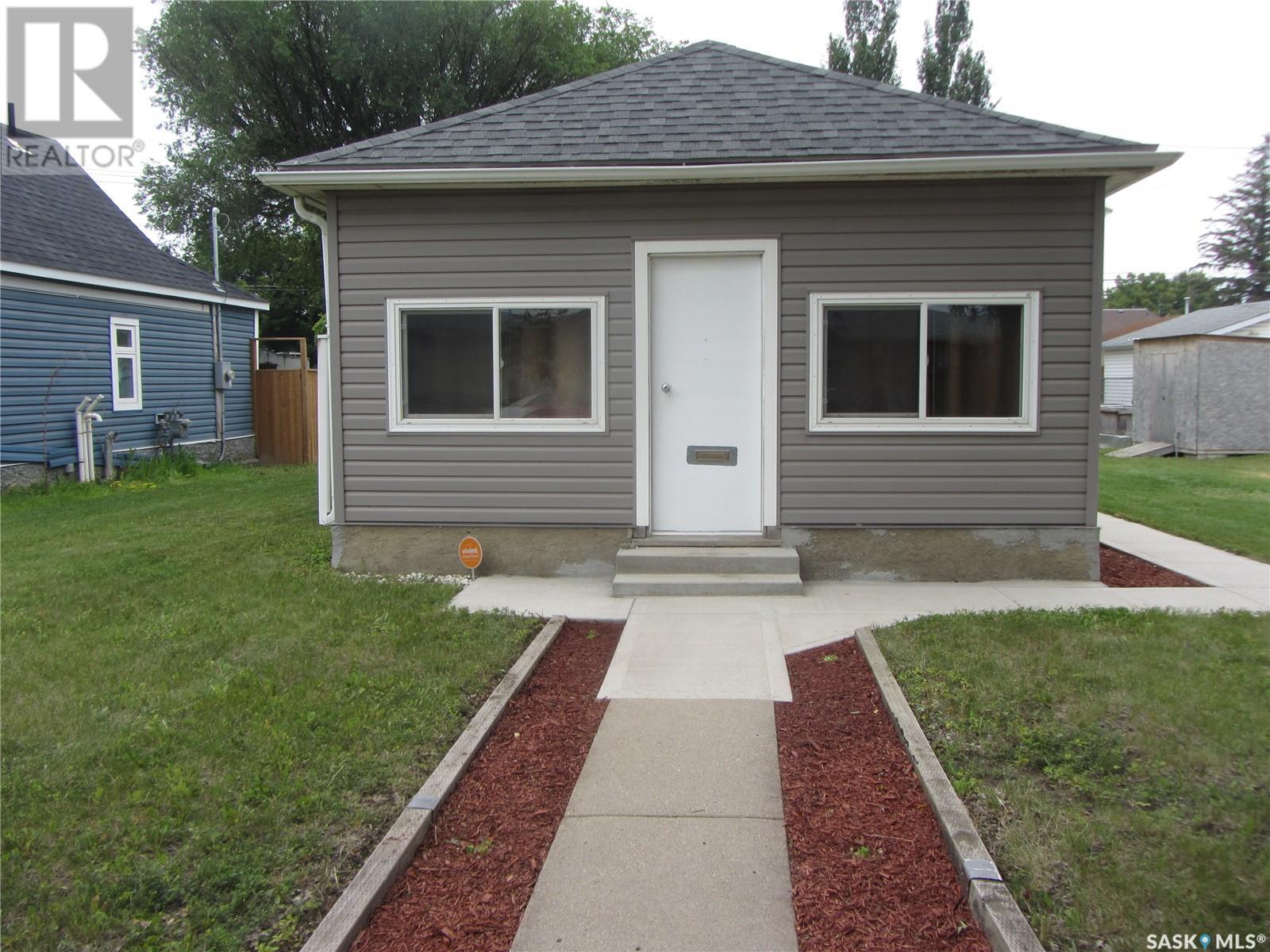 916 Weldon AVENUE|Saskatoon, Saskatchewan S7M2V6