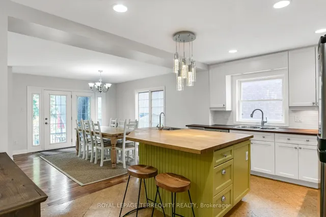 Additional image 7 of 11 Urbandale Ave