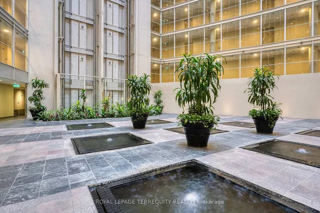 Additional image 4 of 650 Queens Quay Unit 1709