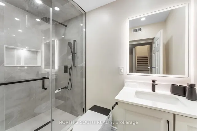 Additional image 38 of 41 Youngestar Tr