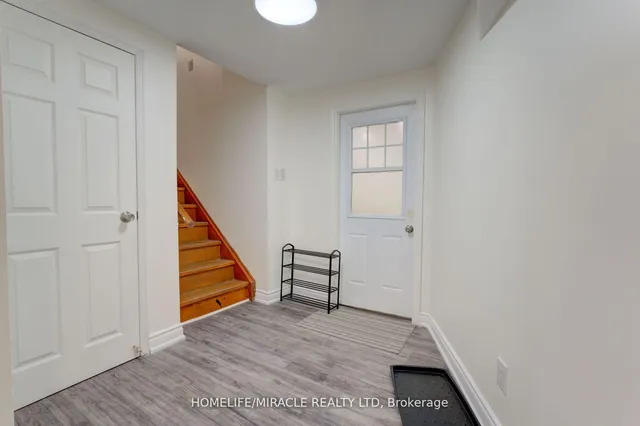 Additional image 24 of 71 Kingsview Blvd