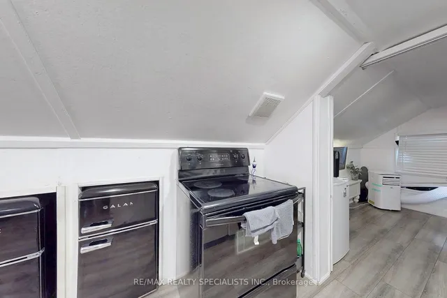 Additional image 10 of 8 Mill St