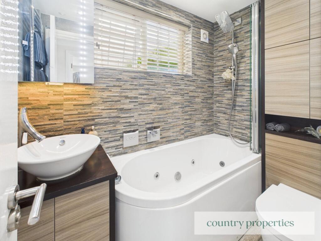 Additional image 28 of Peartree Lane, Welwyn Garden City, AL7