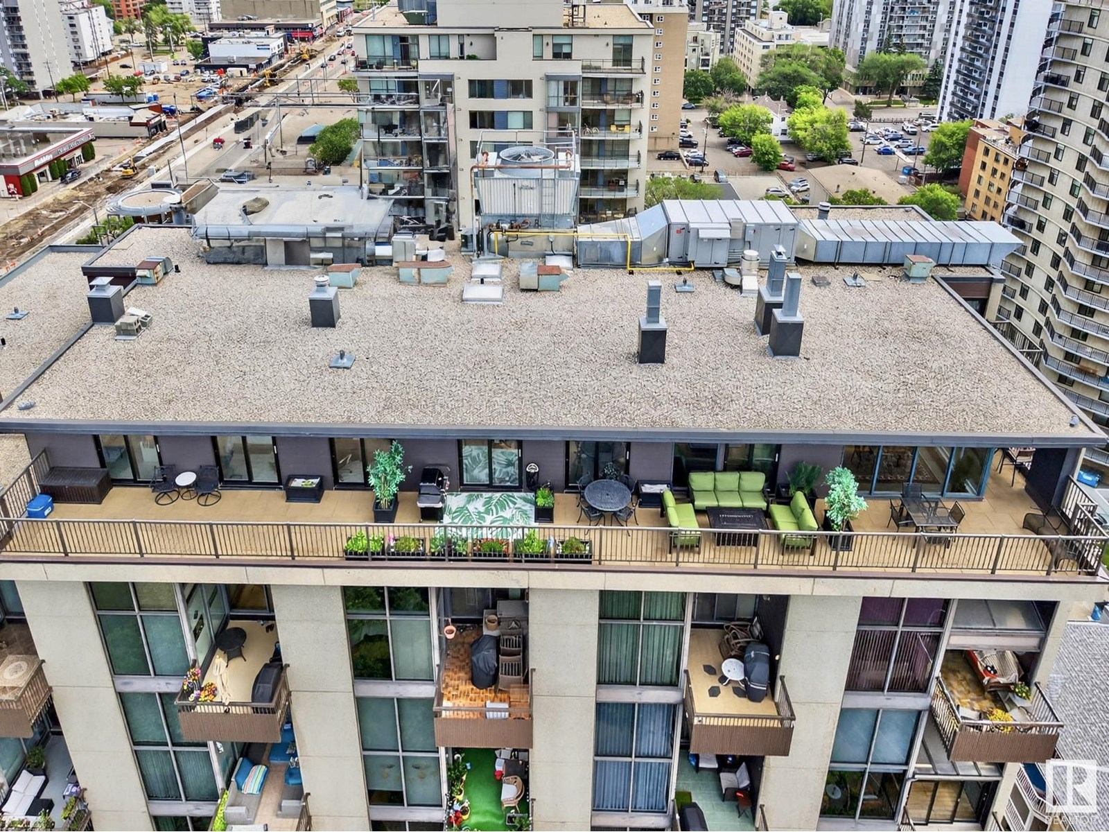 #1601 10045 118 ST NW|Edmonton, Alberta T5K2K2