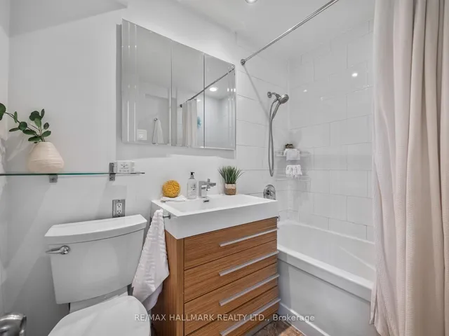 Additional image 22 of 69 De Grassi St