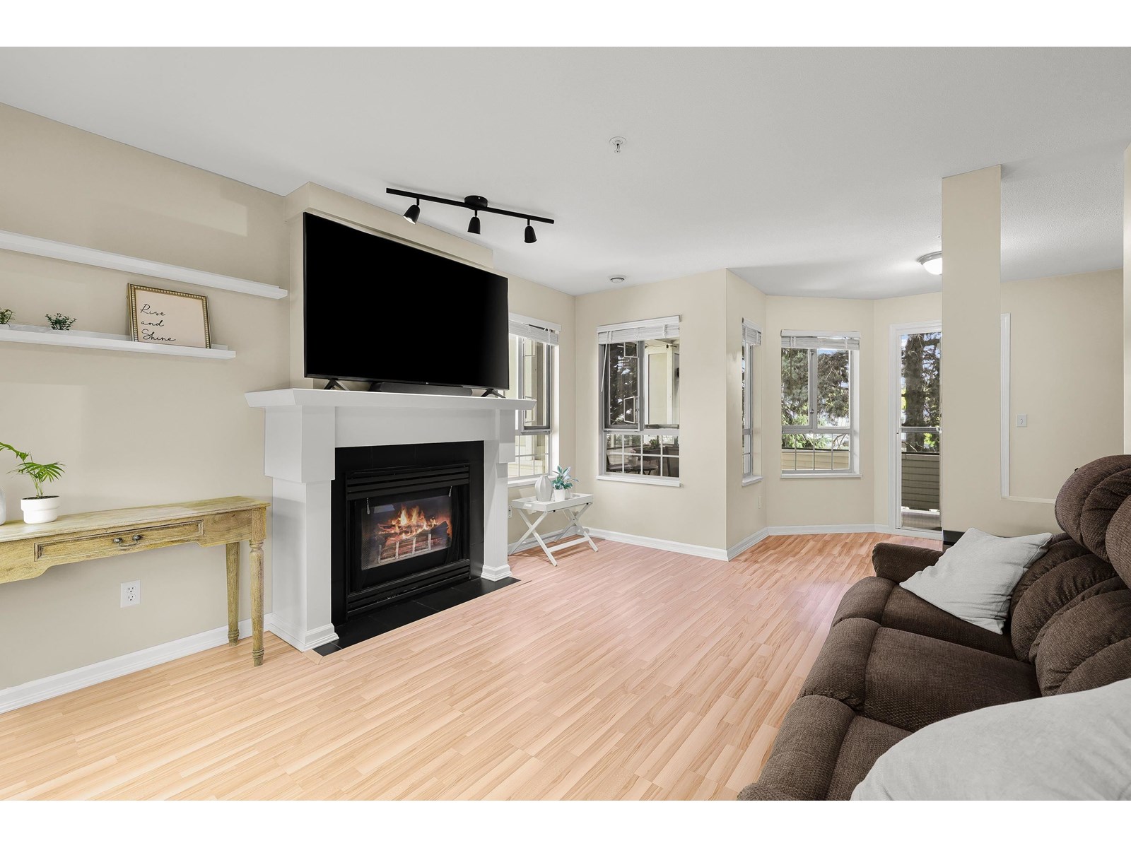 210 22025 48 AVENUE|Langley, British Columbia V3A8L2