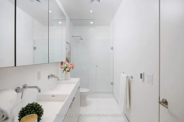 房产图片 28 - 多伦多市Lower Jarvis街15号SPH4402单元