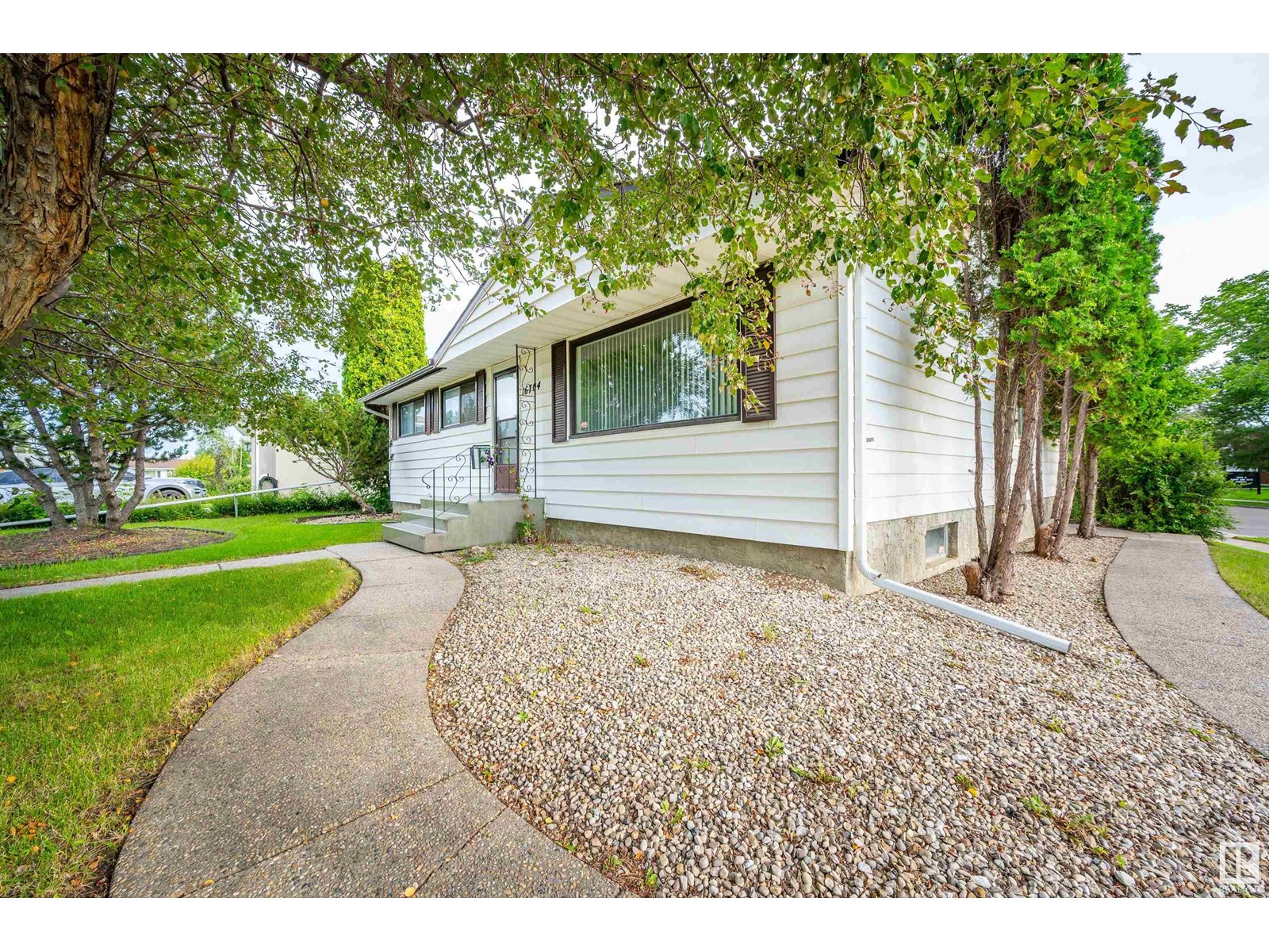 16704 81 AV NW NW|Edmonton, Alberta T5R3P7