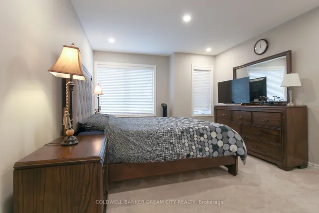 Additional image 22 of 450 Brisdale Dr