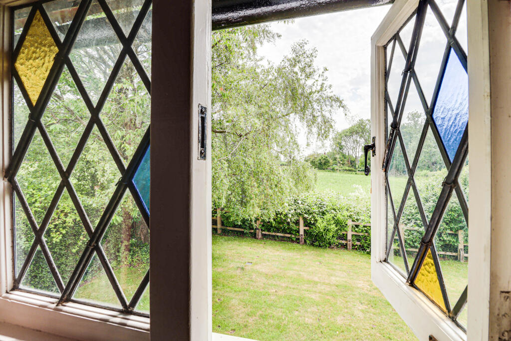 Additional image 19 of Apps Pond, Appspond Lane, Potters Crouch, AL2