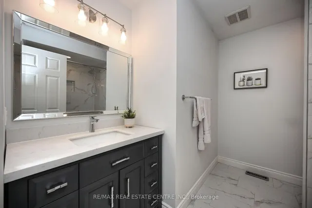 房产图片 35 - 24 Sloan Dr