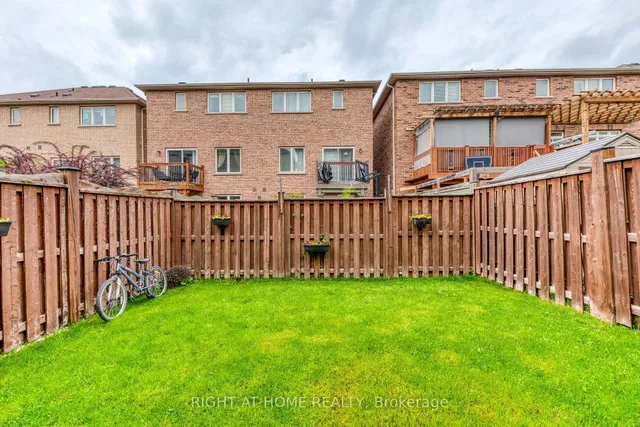 Additional image 33 of 24 Lou Pomanti St