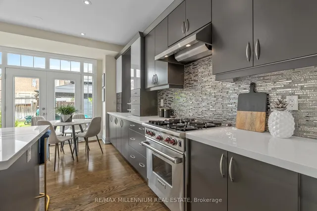 Additional image 13 of 51 Legendary Circ