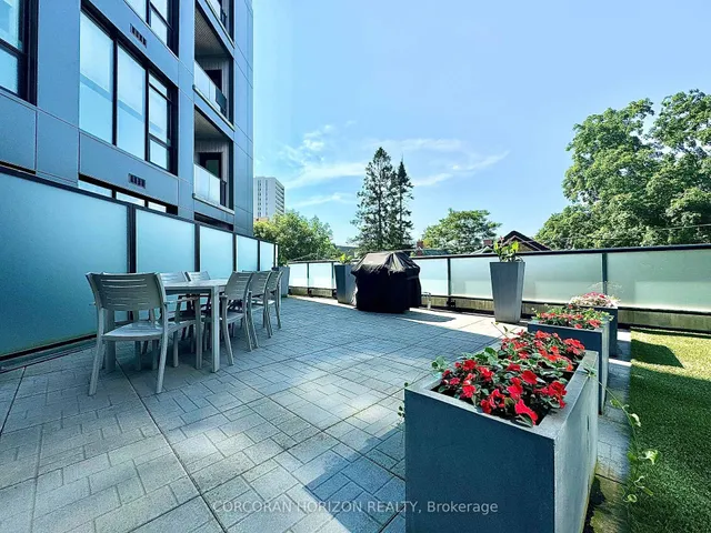 Additional image 36 of 690 KING St Unit 606